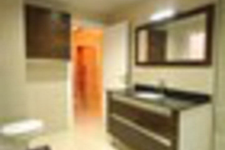 Room 44 of 96
