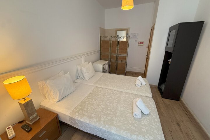 Room 43 of 157
