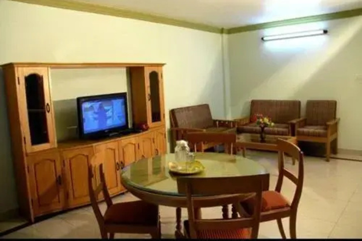 Room 4 of 9