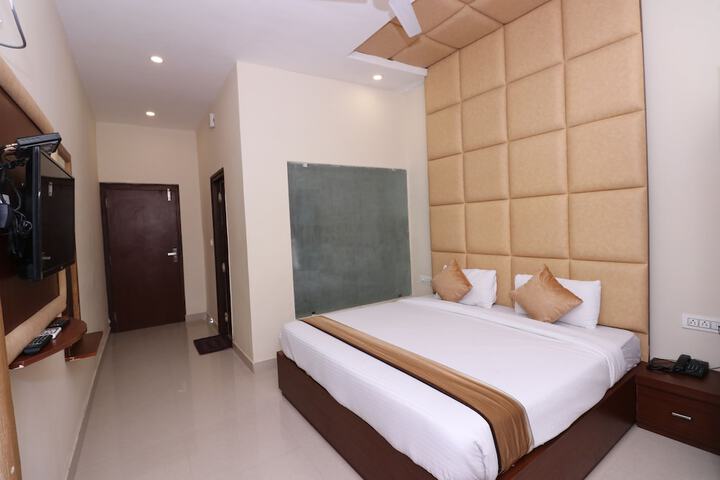 Room 15 of 35
