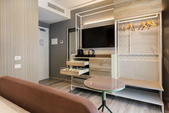 Room 22 of 47