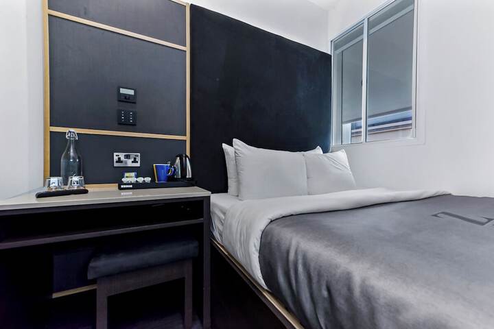 Room 4 of 50