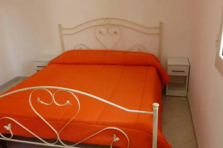 Room 5 of 10