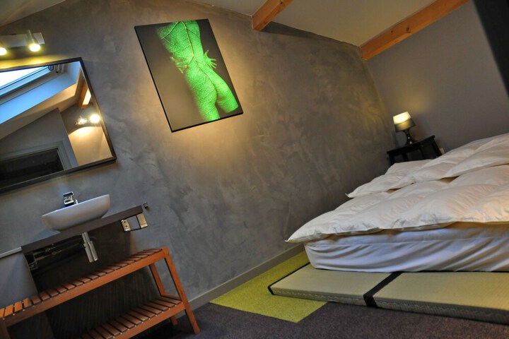 Room 3 of 19