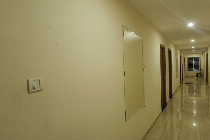 Ballroom/Hall 12 of 19