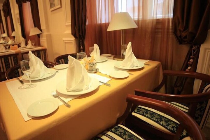 Dining 36 of 61
