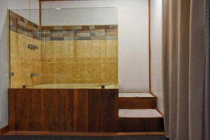 Room 16 of 28