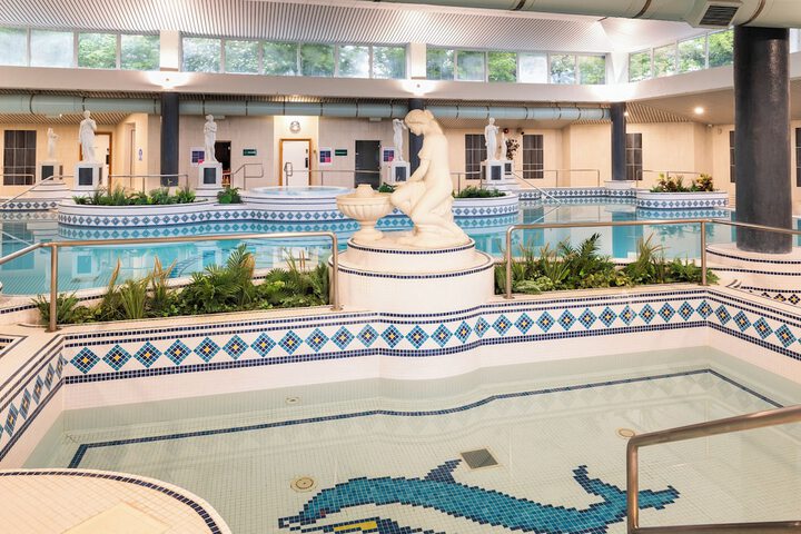 Hotel with Pool