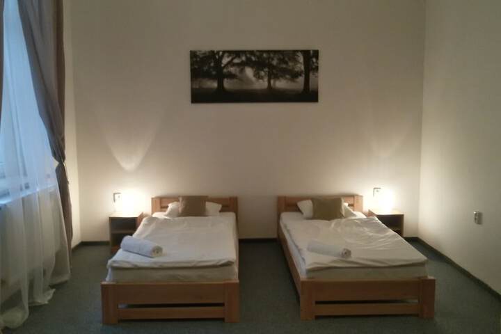 Room 5 of 84