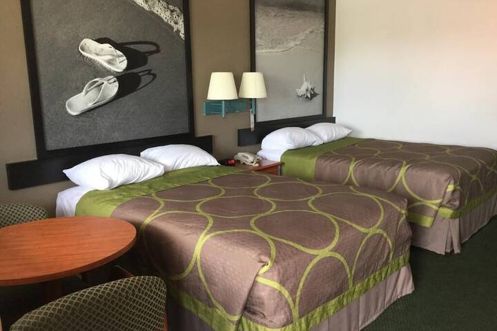2 Double Beds (8 of 8)
