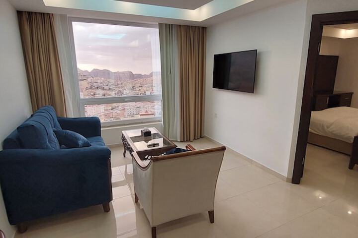 Lounge 54 of 61