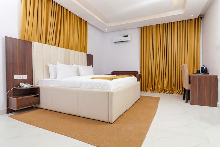 Room 16 of 52