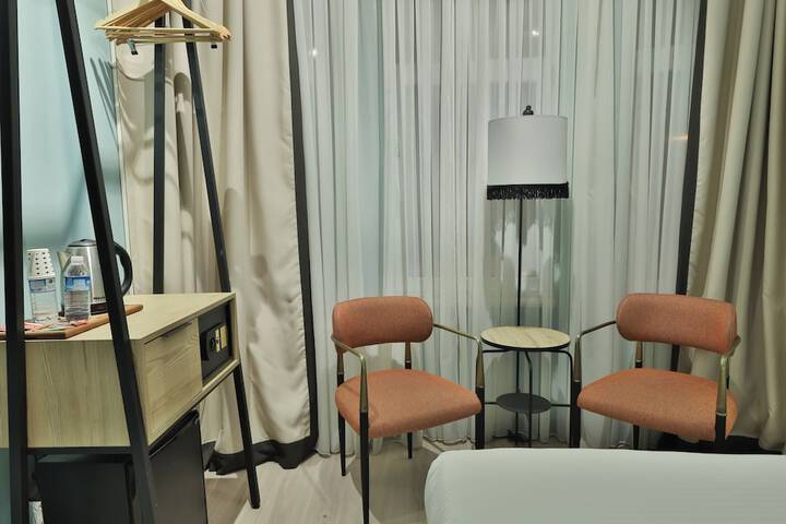 Room 28 of 59