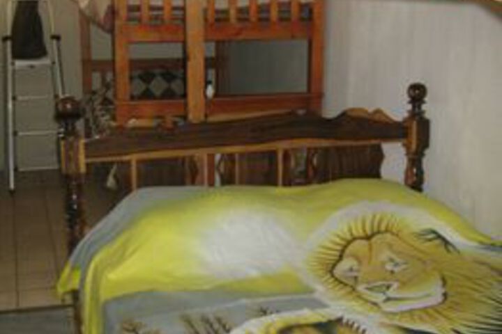 Room 7 of 18