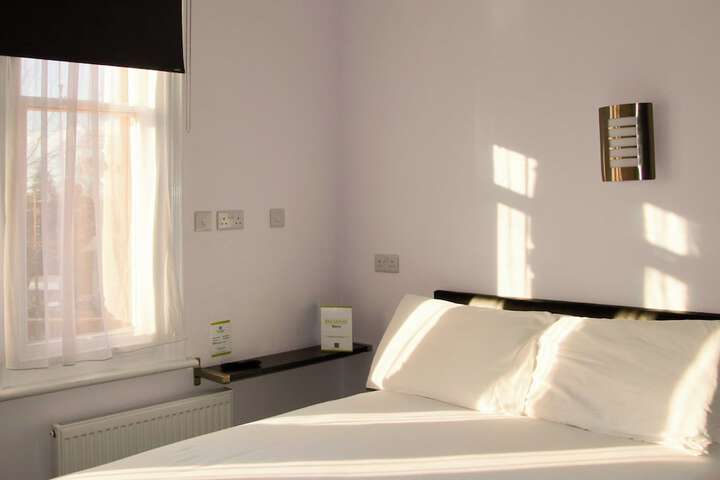Room 32 of 91