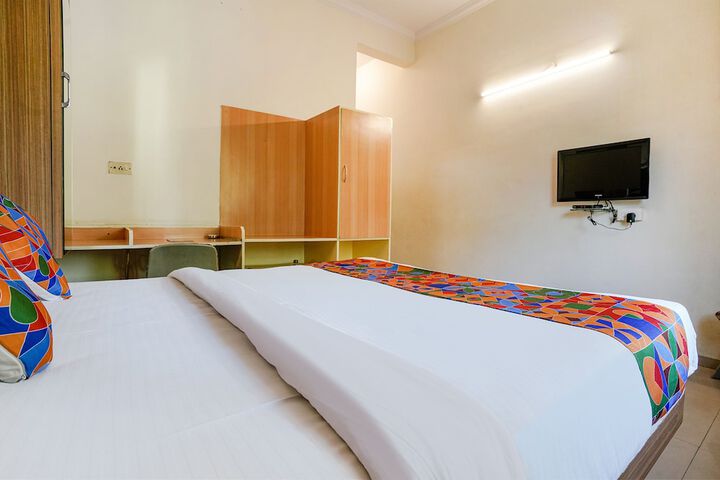 Room 15 of 27
