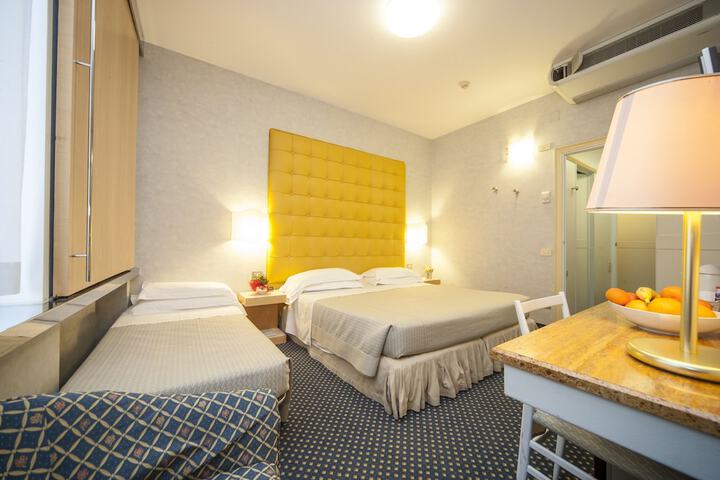 Room 22 of 40