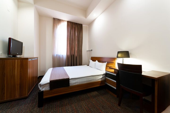 Room 8 of 41