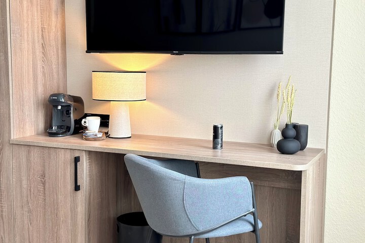 Room 28 of 44