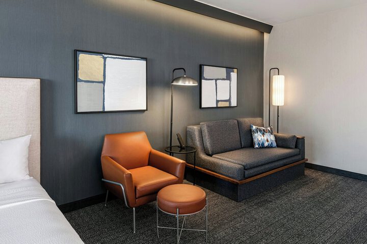 Room 32 of 63