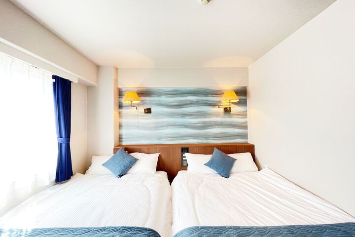 Room 8 of 44
