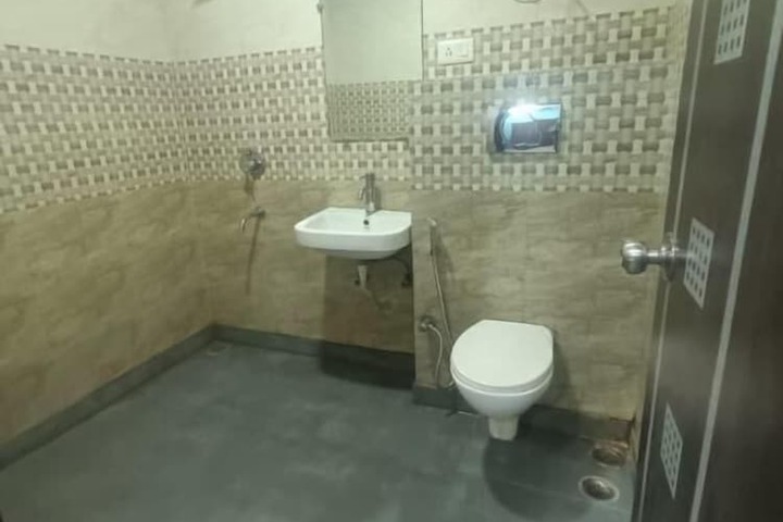 Room 4 of 6