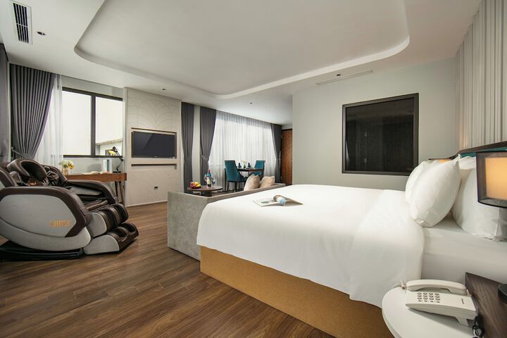 Room 25 of 153