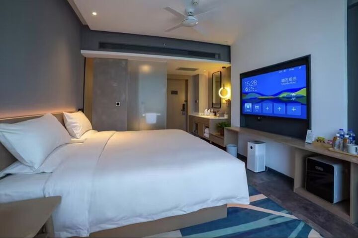 Room 25 of 25
