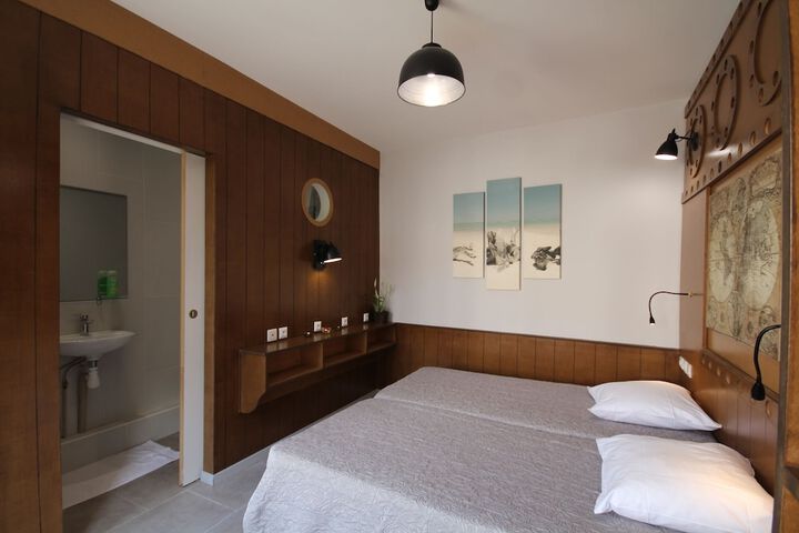 Room 11 of 64
