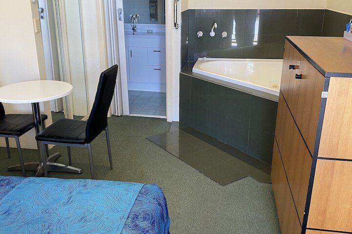 Room 17 of 48