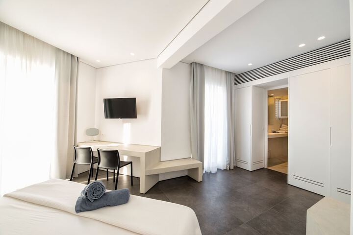 Room 30 of 283