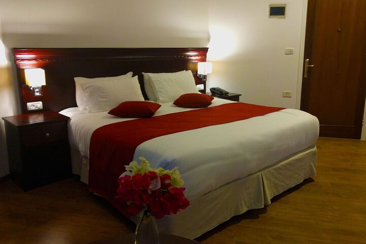 Room 16 of 74