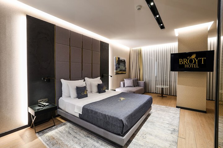 Room 25 of 80