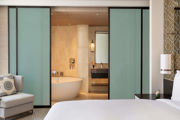 Room 47 of 151