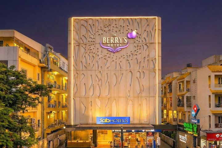Fabhotel Astra BerryS