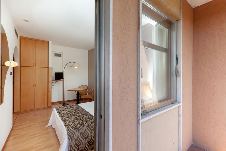 Room 17 of 63