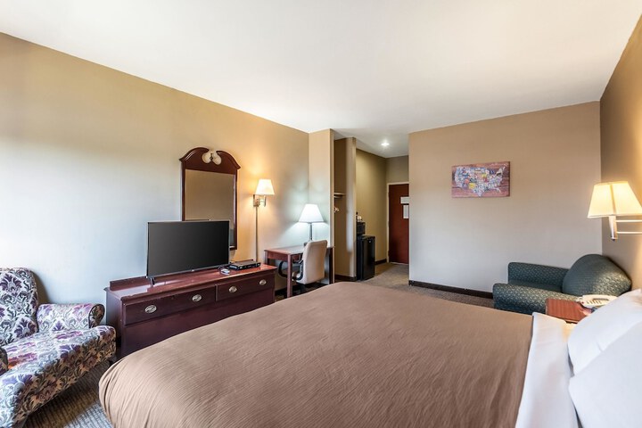 1 King Bed (7 of 14)