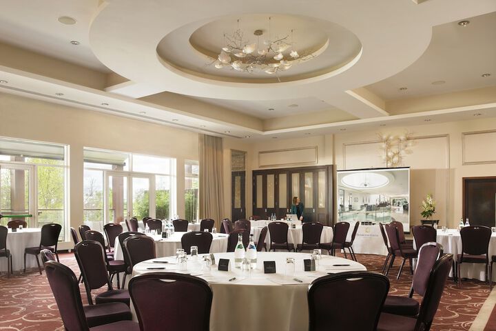 Ballroom/Hall 38 of 55
