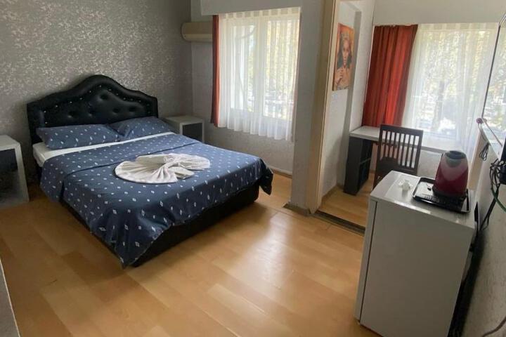 Room 6 of 6