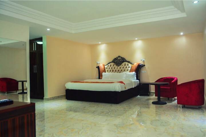 Room 13 of 99