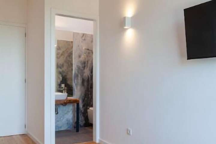 Room 26 of 62