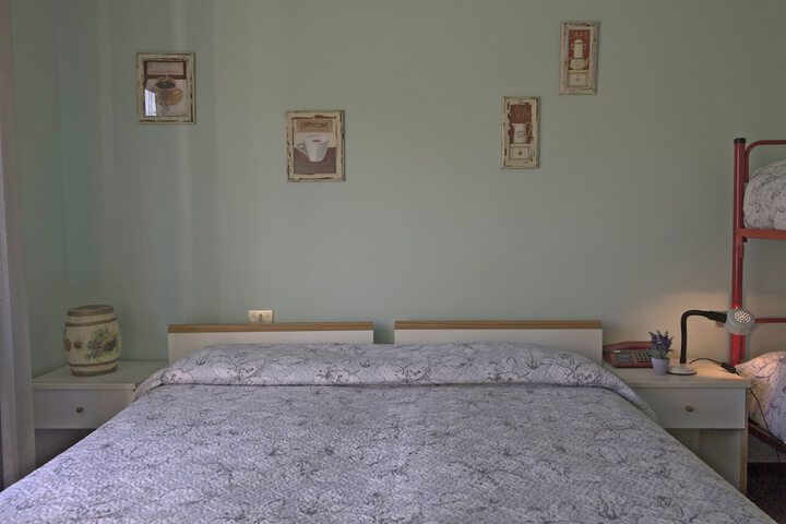 Room 9 of 36