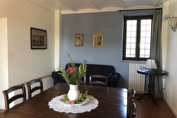 Room 5 of 14