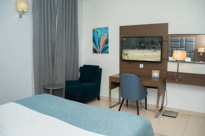 Room 9 of 20