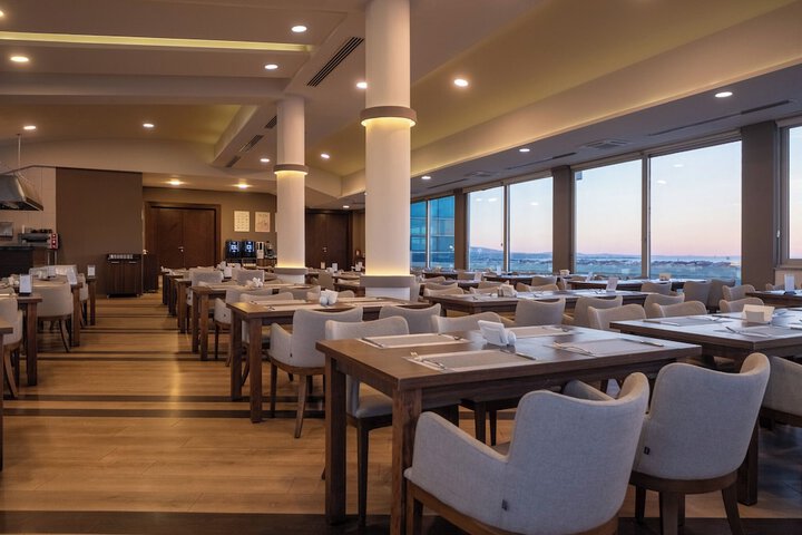 Dining 62 of 79