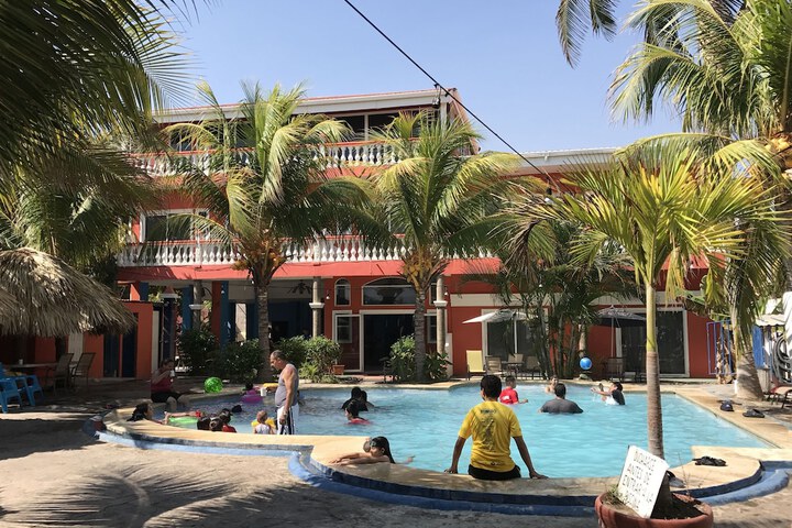 Pool 40 of 79