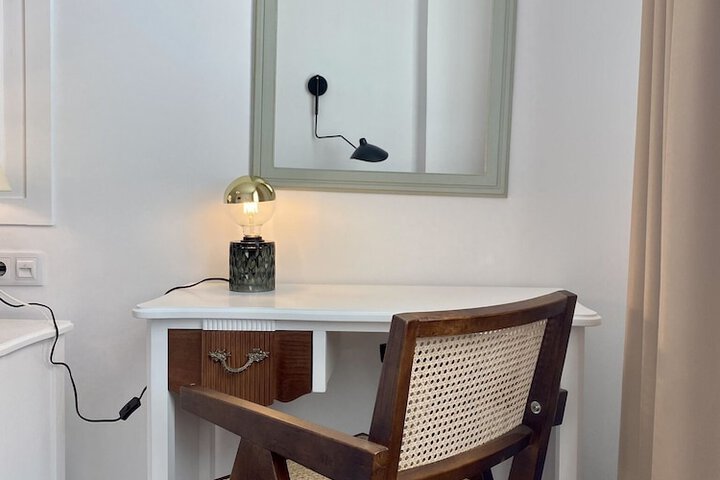 Room 9 of 48
