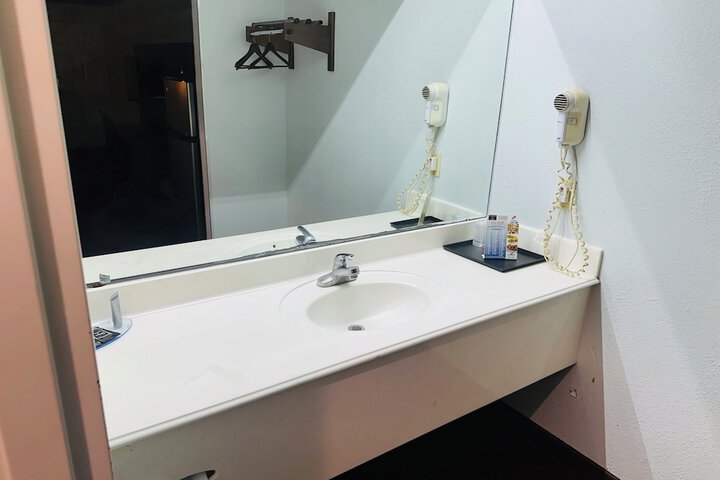 Room 16 of 23