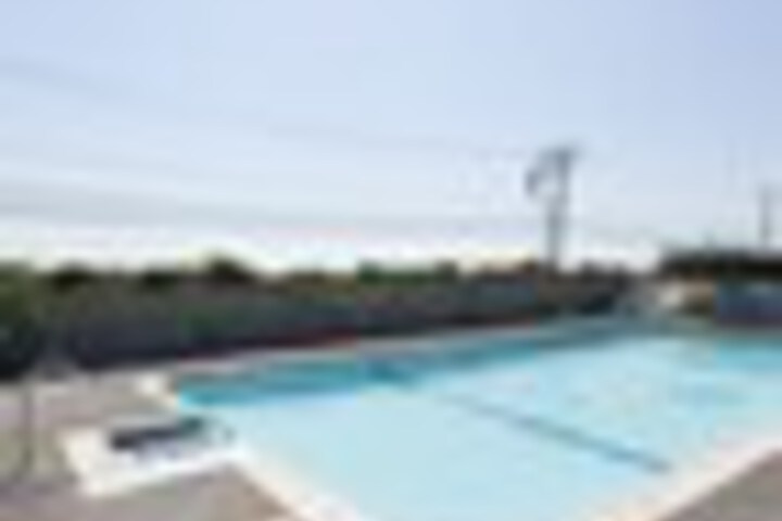 Pool 626 of 663