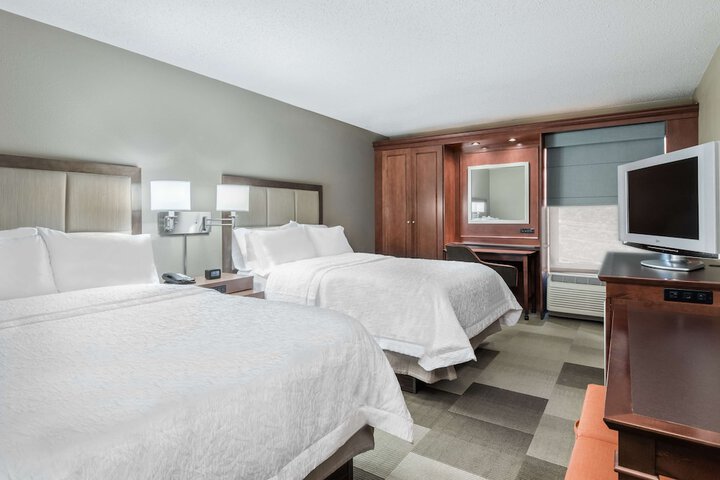 Quadruple 2 Double Beds (2 of 2)